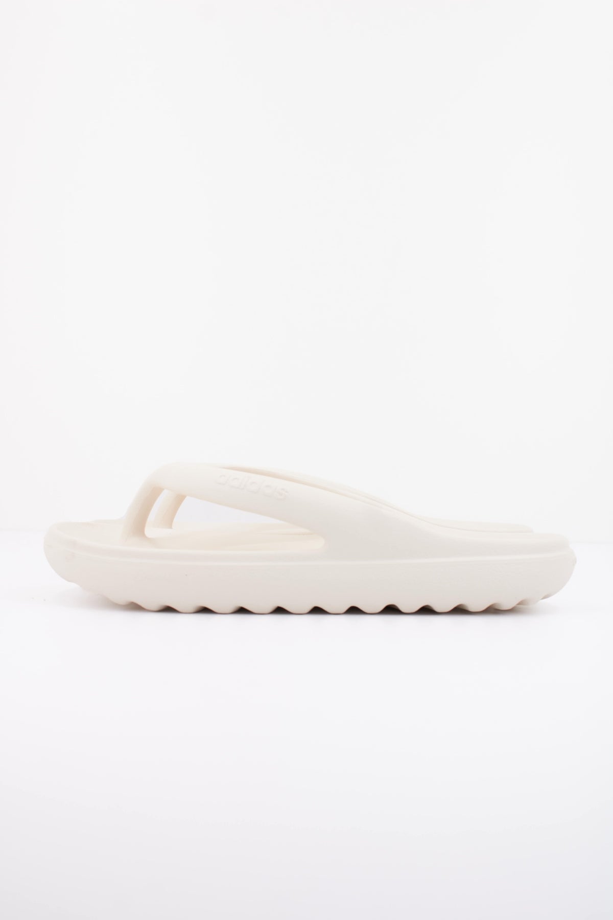ADIDAS ADILETTE LUMIA FLIP en color BEIS (1)