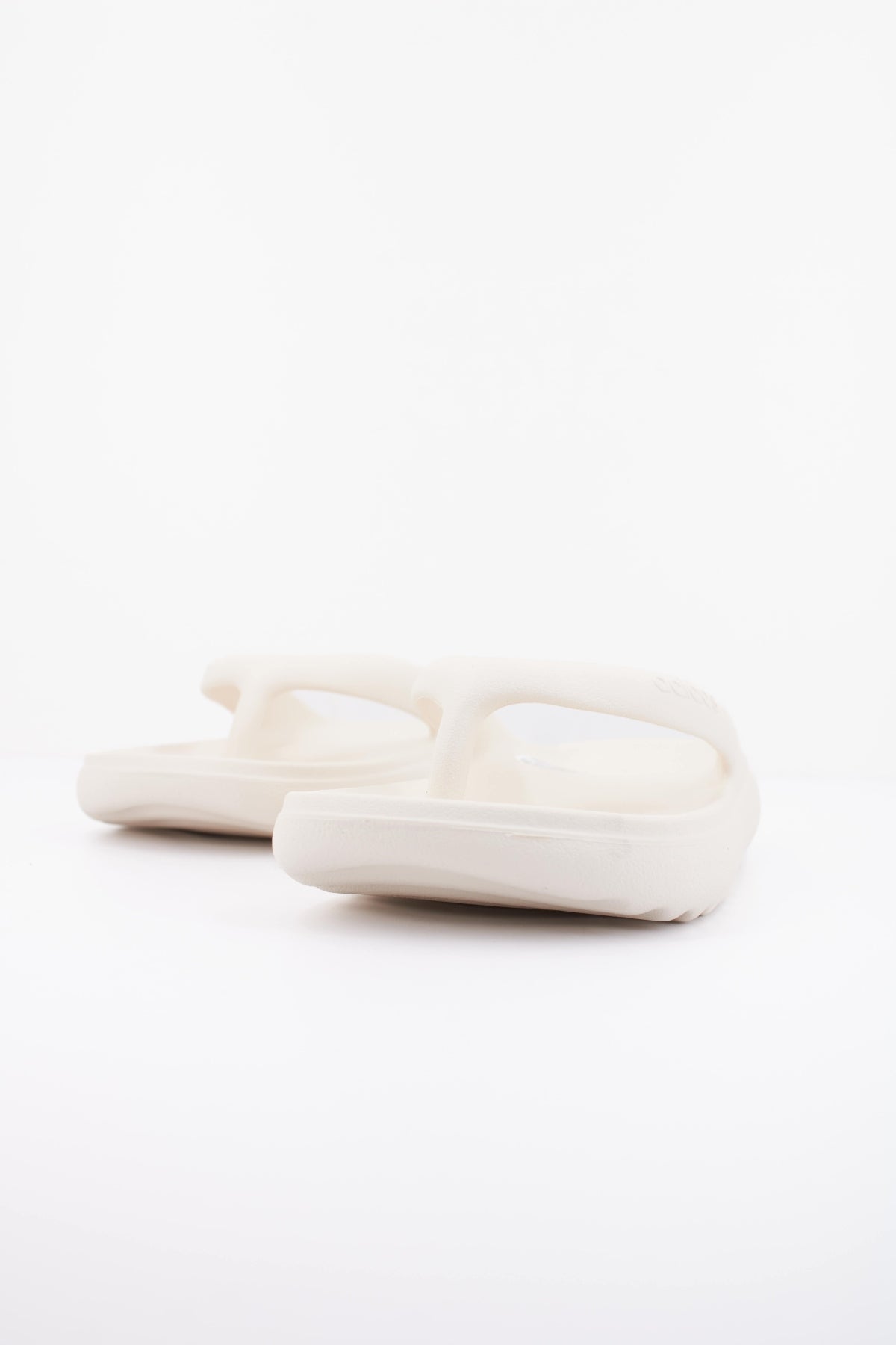 ADIDAS ADILETTE LUMIA FLIP en color BEIS (2)
