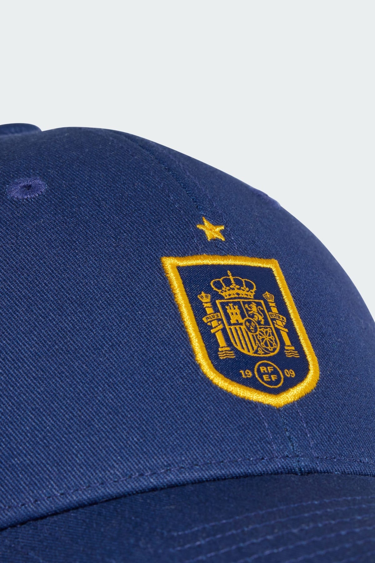 ADIDAS Gorra España 26 en color AZUL (3)