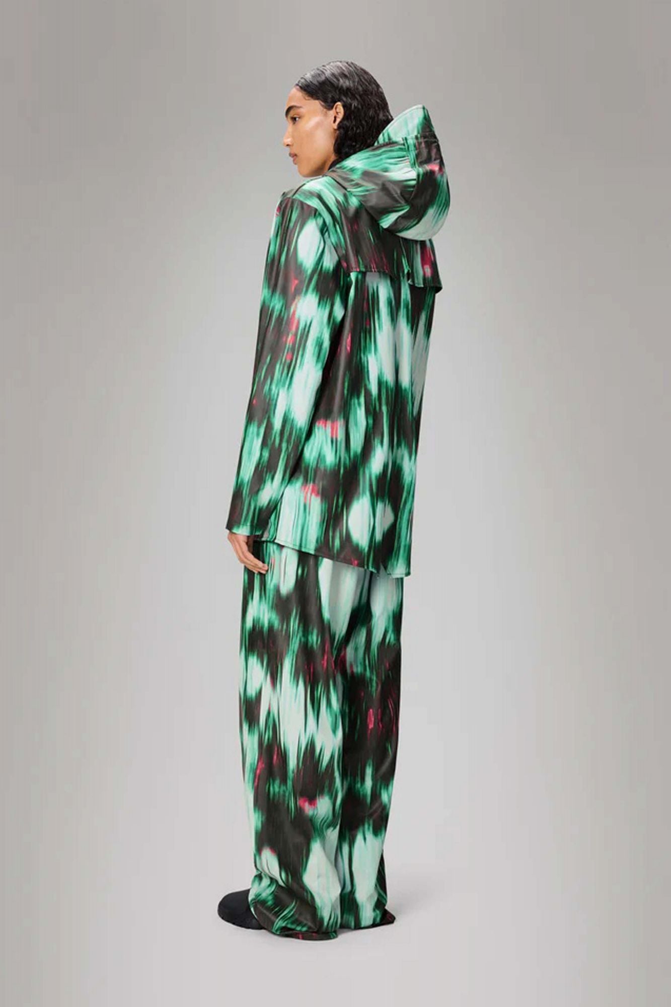 RAINS JACKET W3 en color VERDE (3)