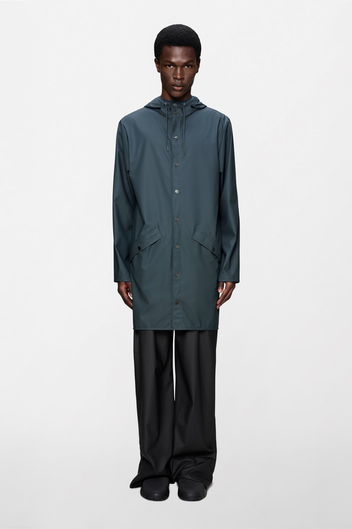 RAINS 12020R LONG JACKET W3 en color VERDE (1)