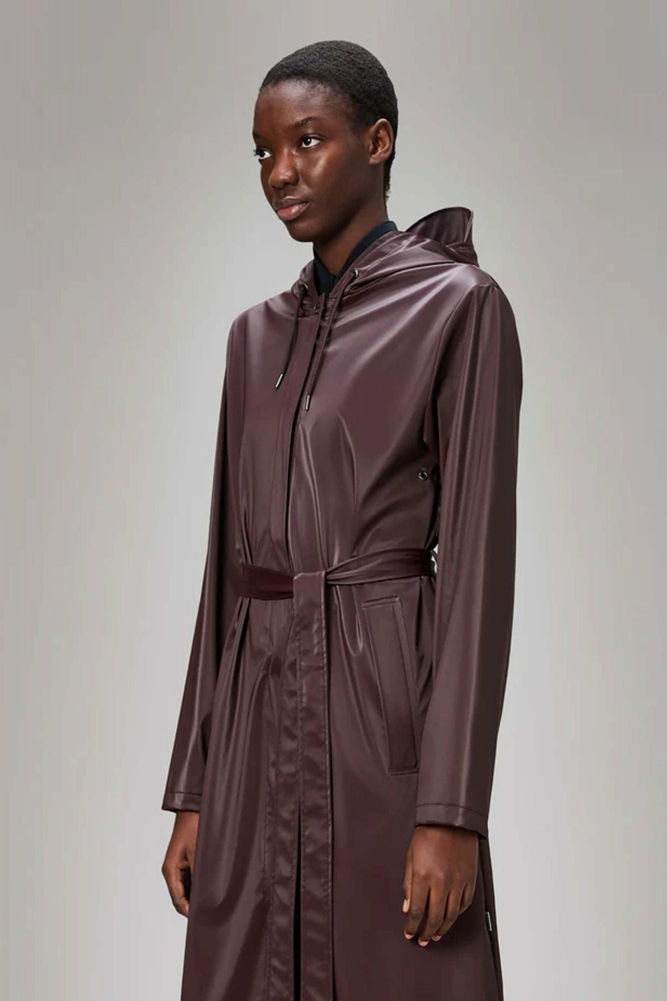 RAINS A LINE LONGER W JACKET W3 en color BURDEOS (1)