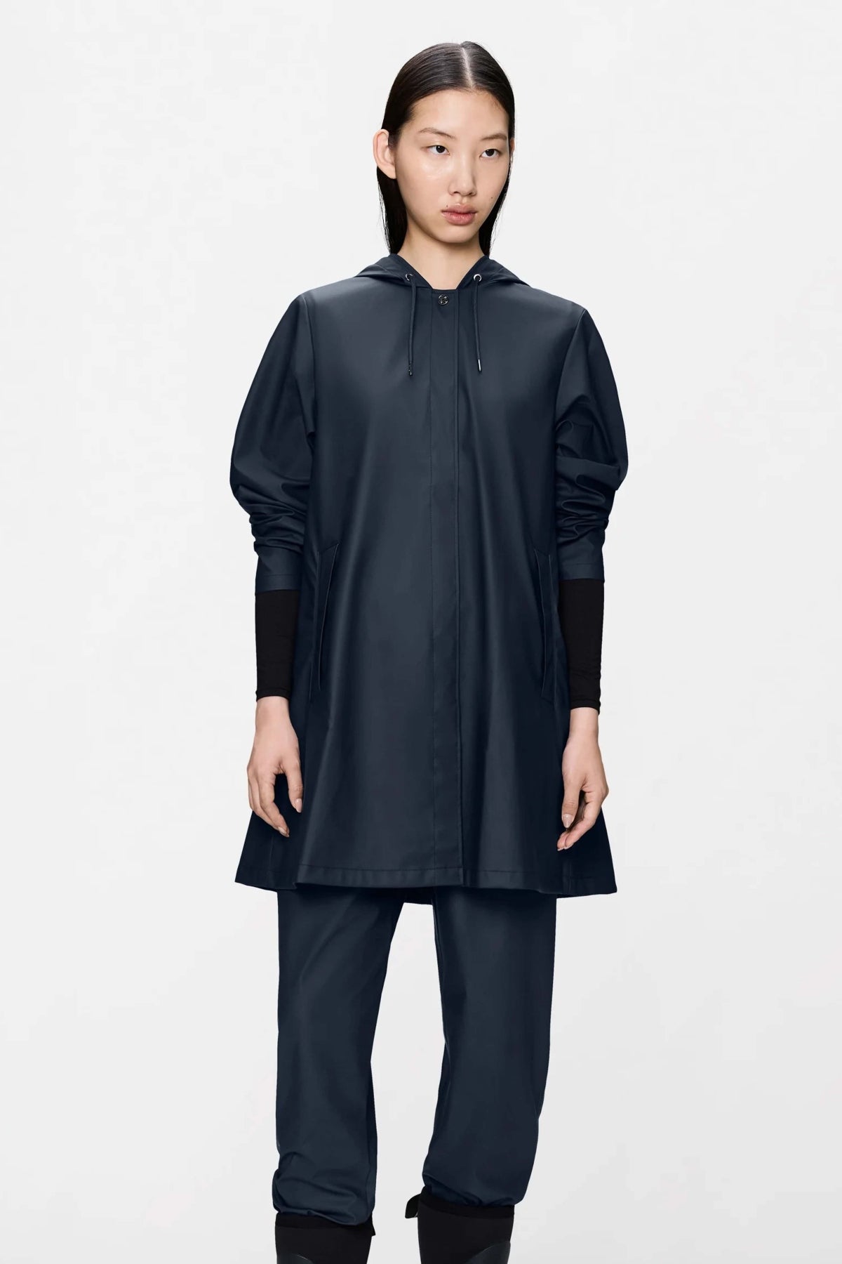 RAINS  LINE W JACKET W3  en color AZUL (1)