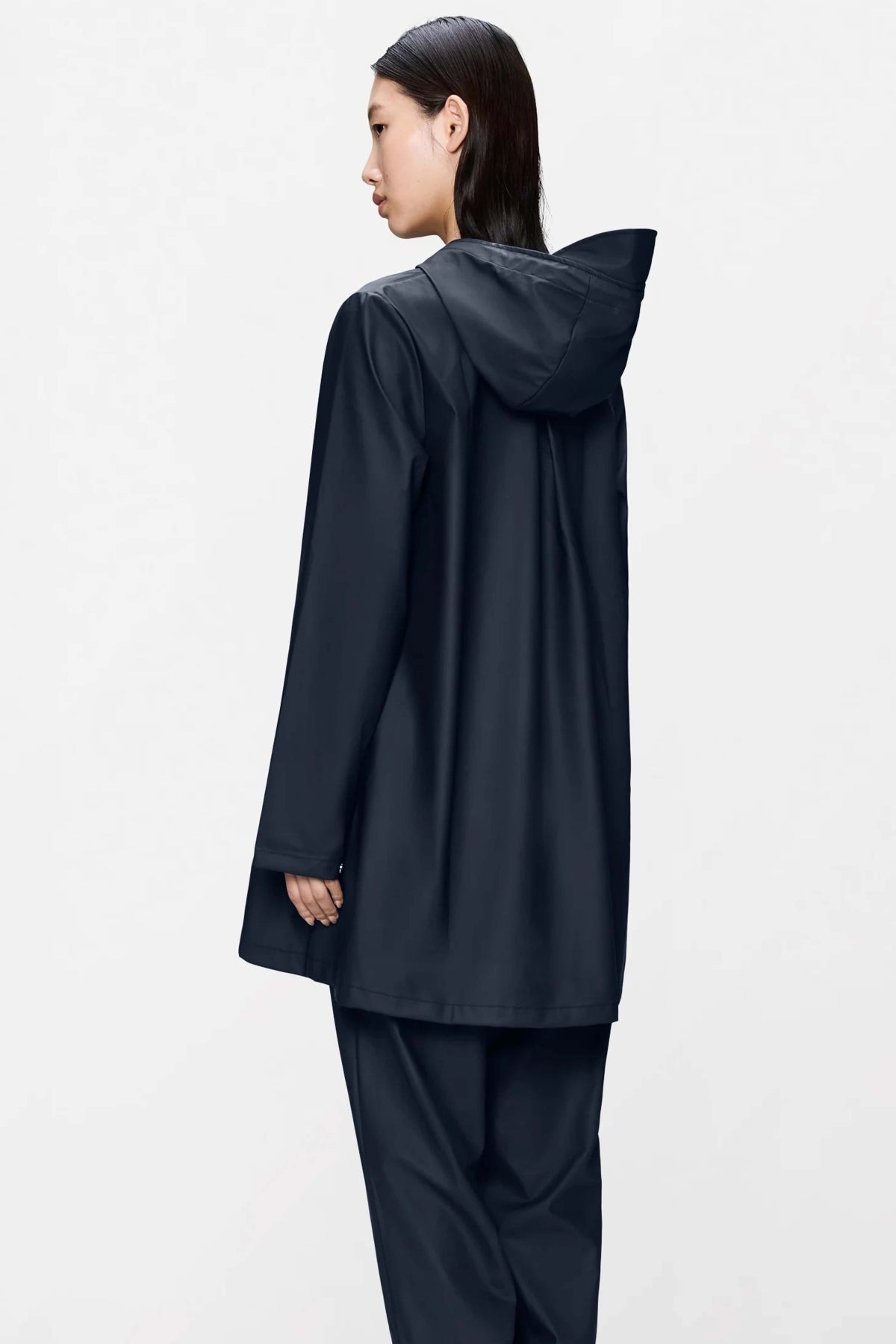 RAINS  LINE W JACKET W3  en color AZUL (2)