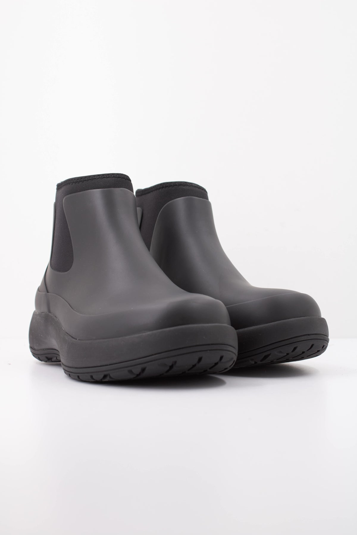 RAINS 70230R THE DRY BOOT W3 en color NEGRO (2)