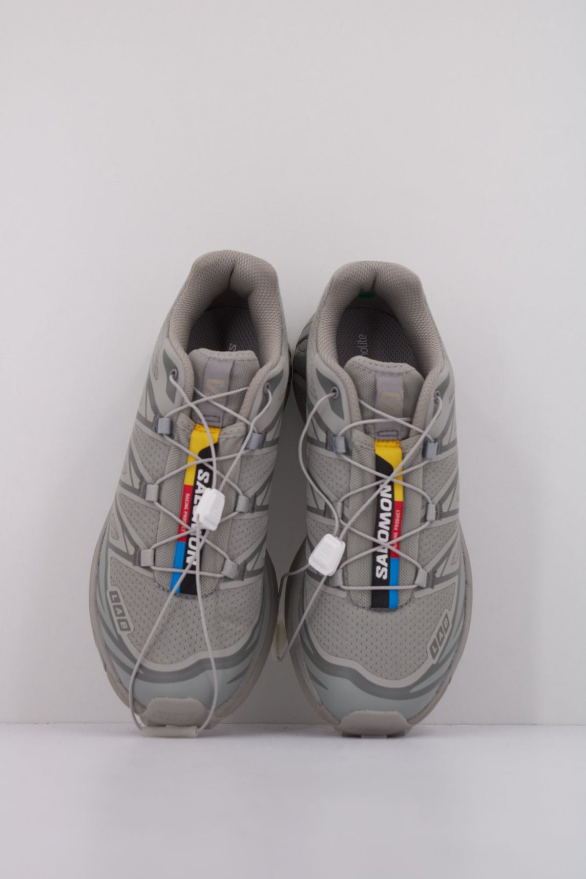 SALOMON BAJO XT 6 en color GRIS (3)