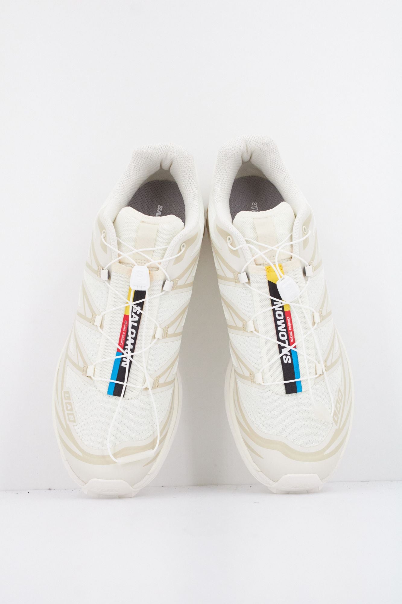 SALOMON  BAJO XT 6  en color BLANCO (3)