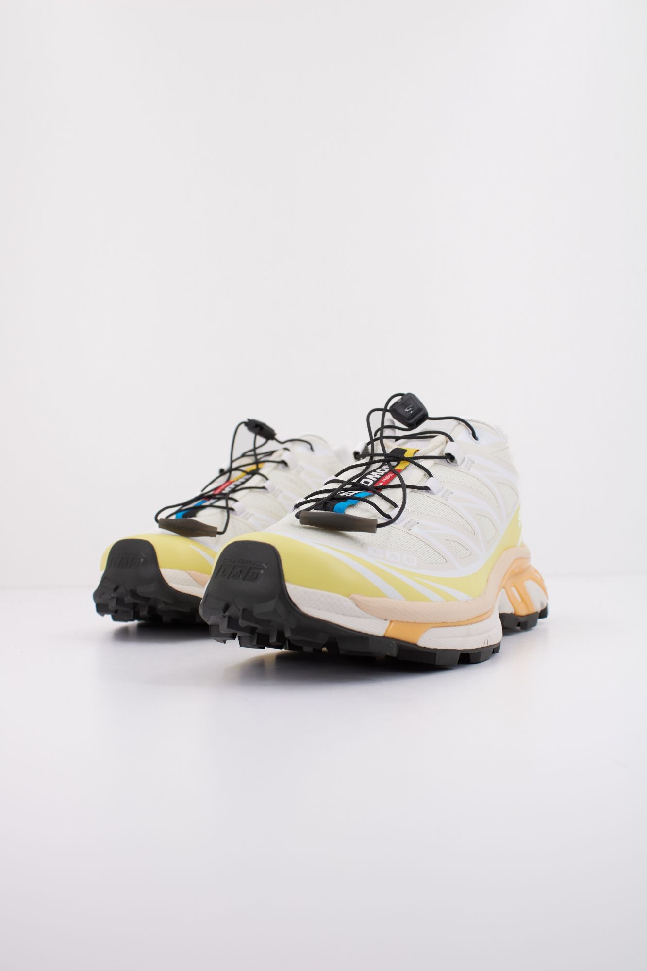 SALOMON BAJO XT 6 en color AMARILLO (2)