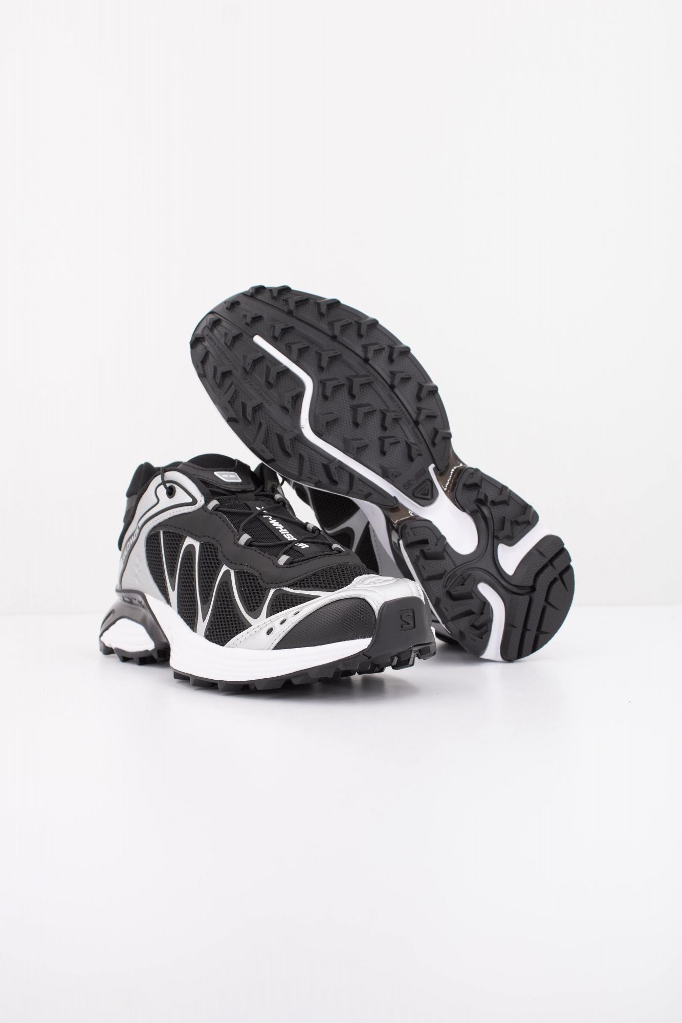 SALOMON XT WHISPER en color NEGRO (4)