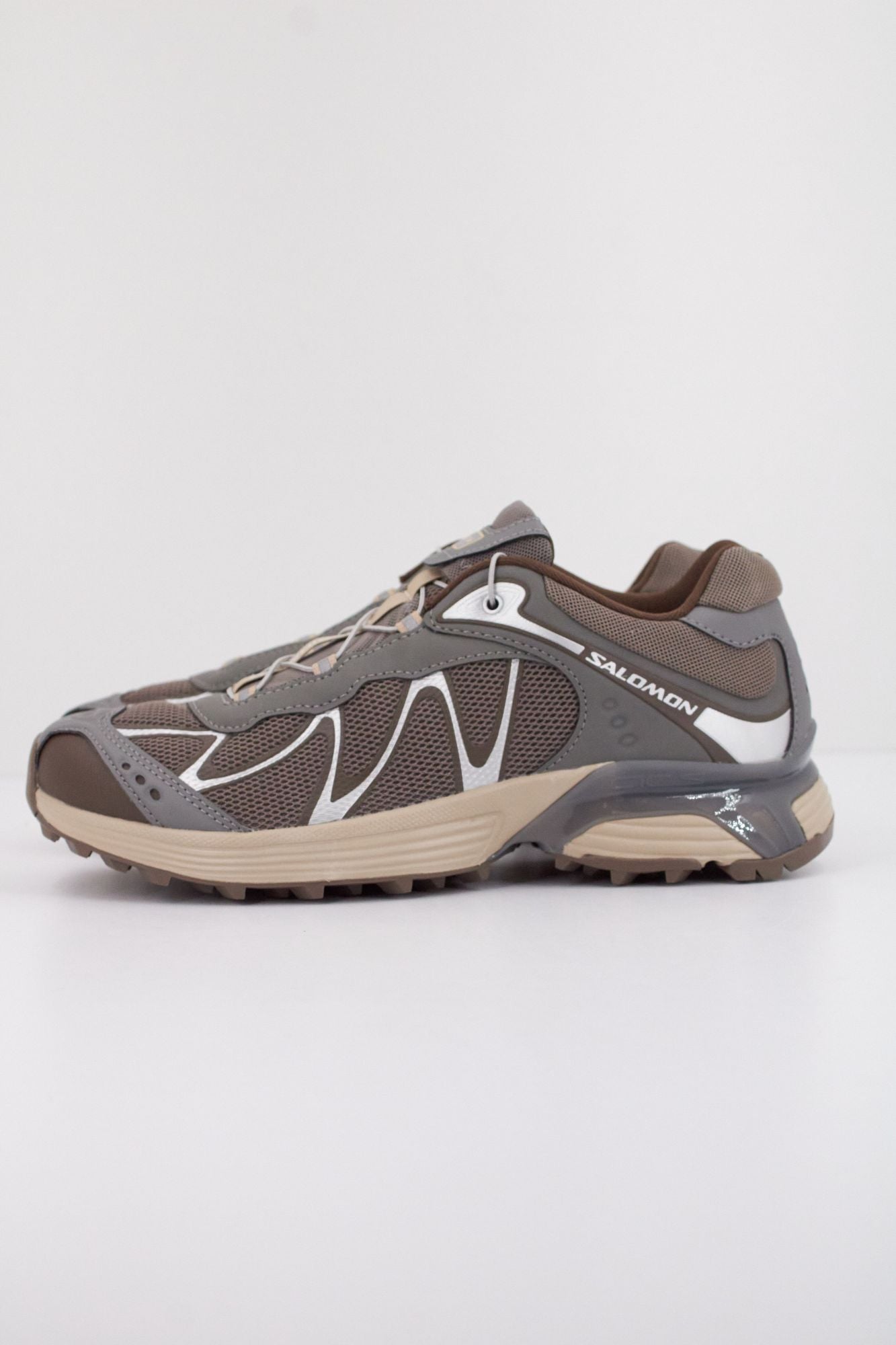 SALOMON XT WHISPER en color GRIS (1)