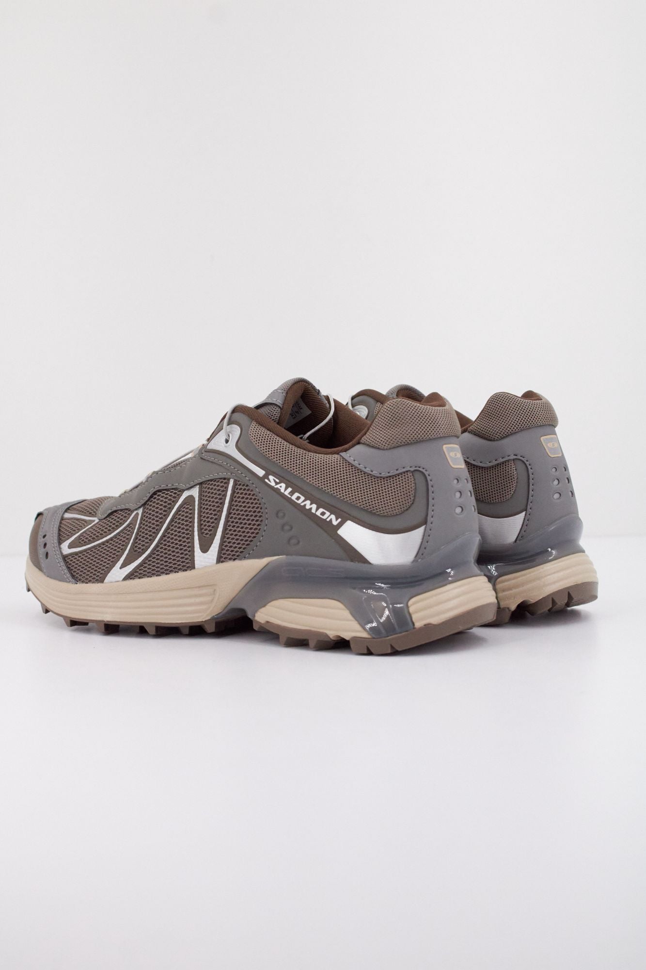 SALOMON XT WHISPER en color GRIS (4)