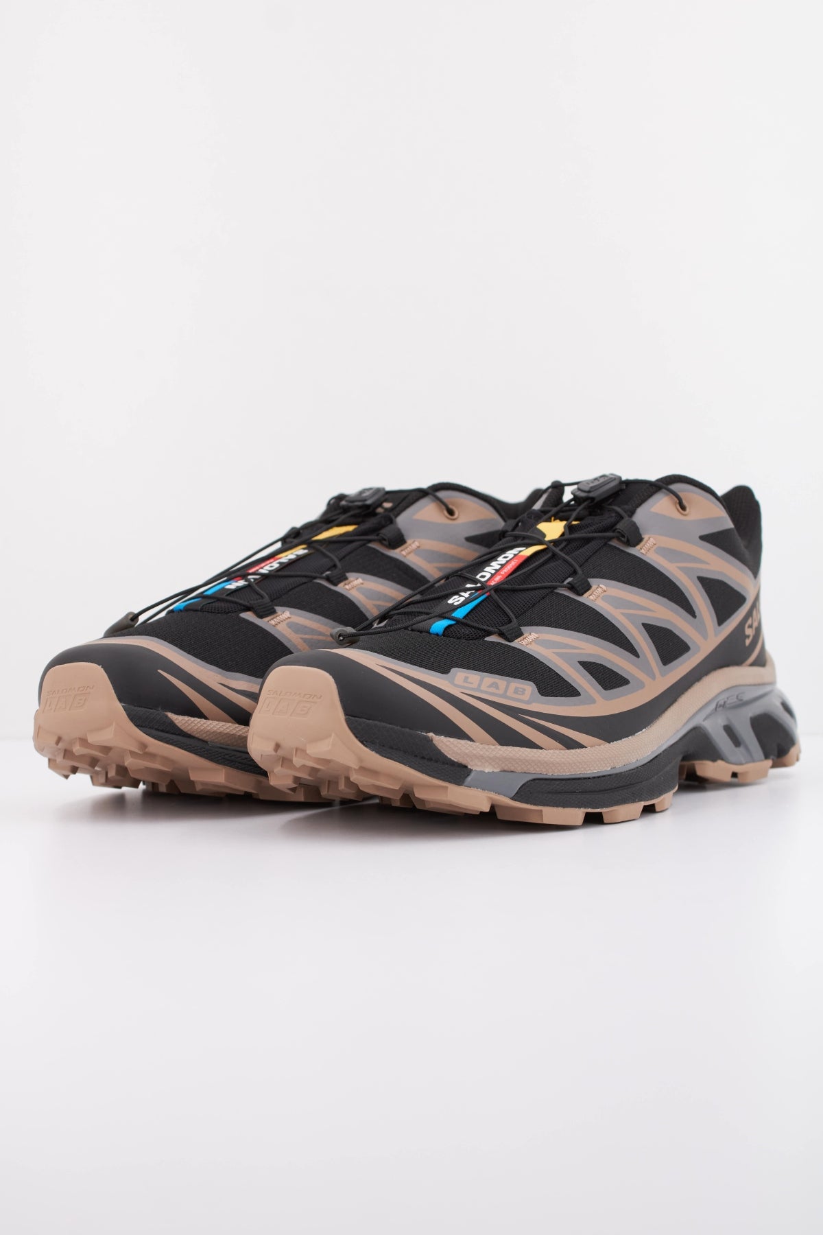 SALOMON XT 6 en color NEGRO (2)