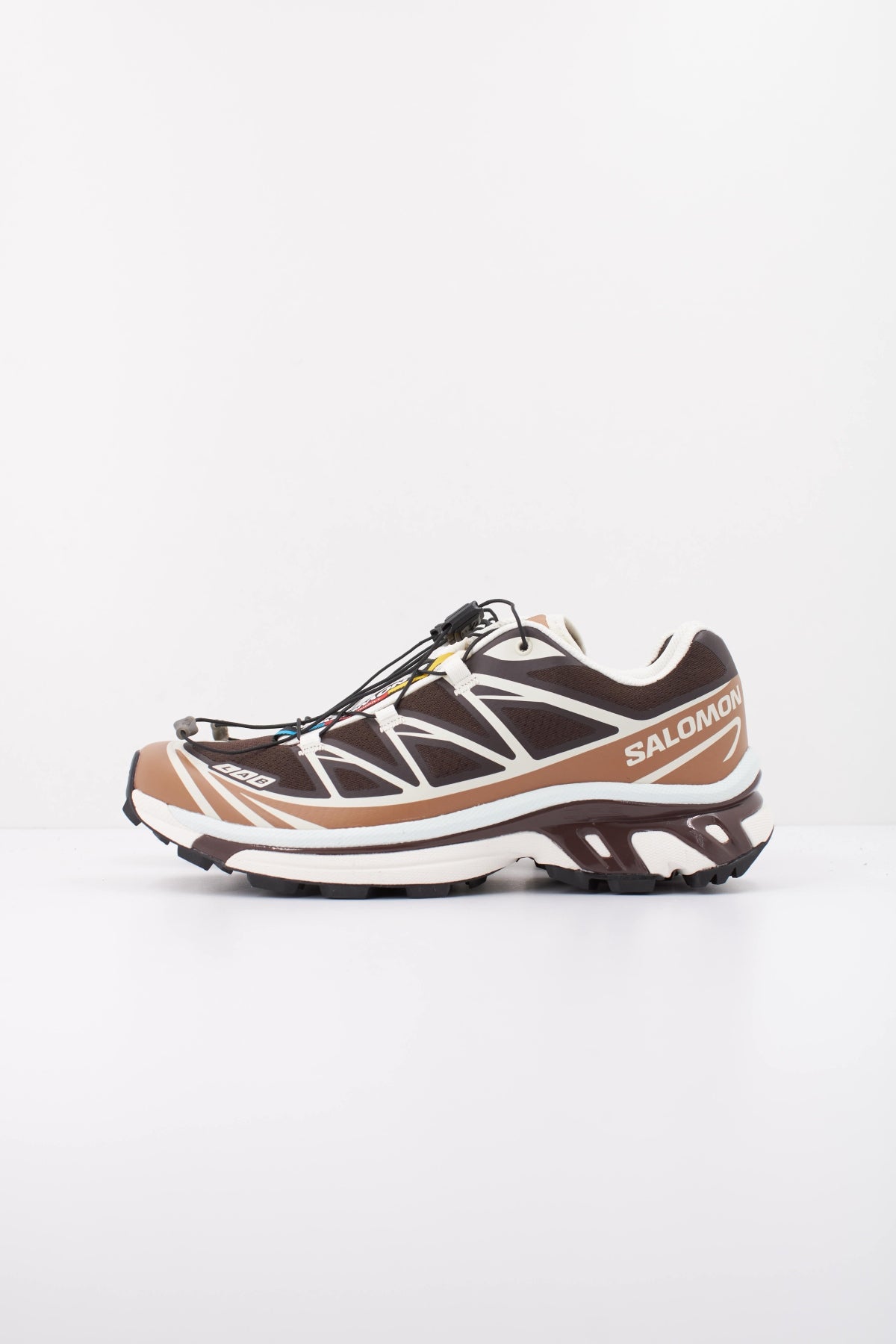 SALOMON XT 6 en color MARRON (1)