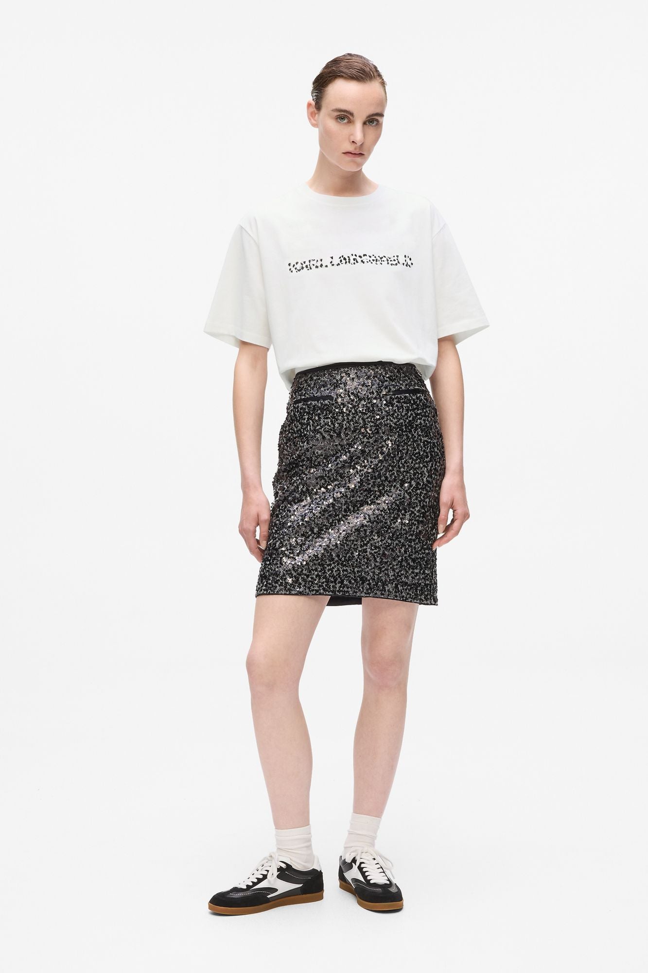 KARL LAGERFELD JEANS SNOW LEO LOGO OVERSIZED TS en color BLANCO (4)