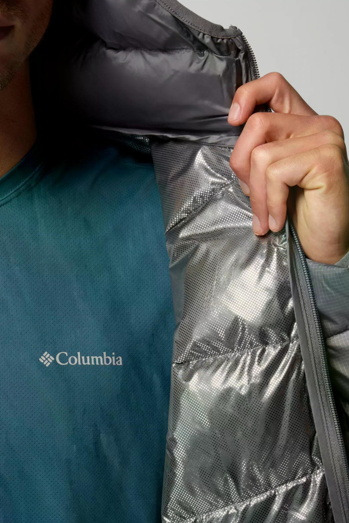 COLUMBIA FIVEMILE BUTTE II HOODED en color GRIS (3)