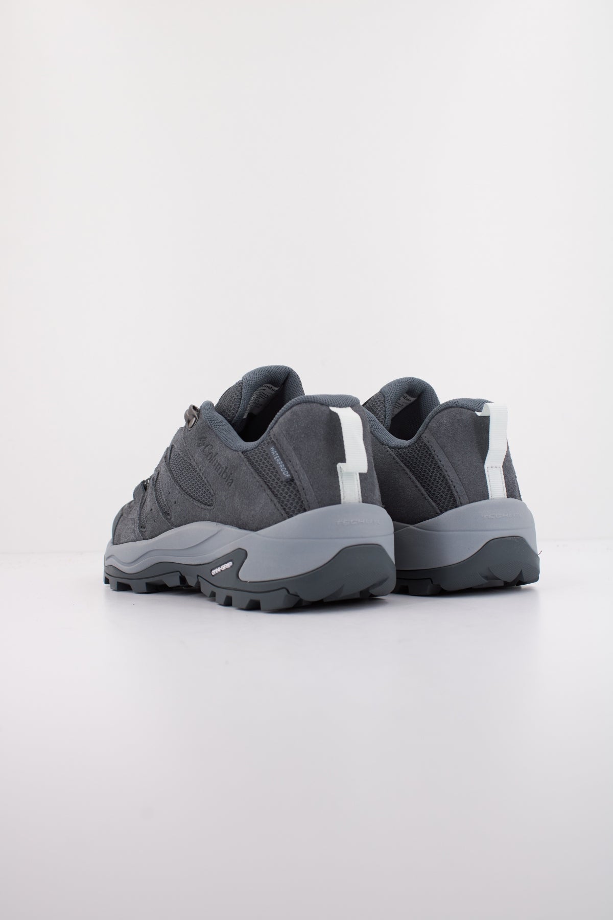 COLUMBIA  REDMOND IV LOW WATERPROOF  en color GRIS (4)