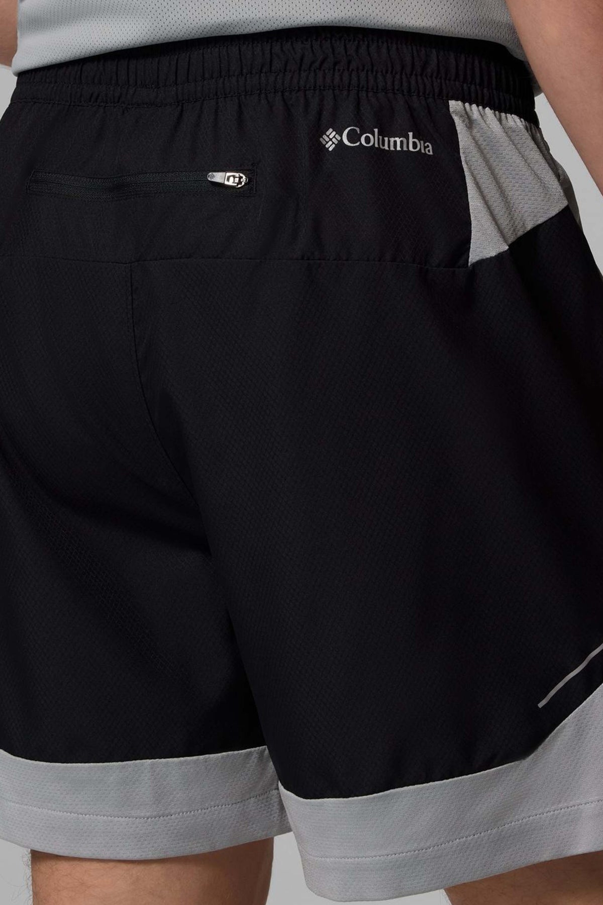 COLUMBIA TREE PITCH SHORT en color NEGRO (3)