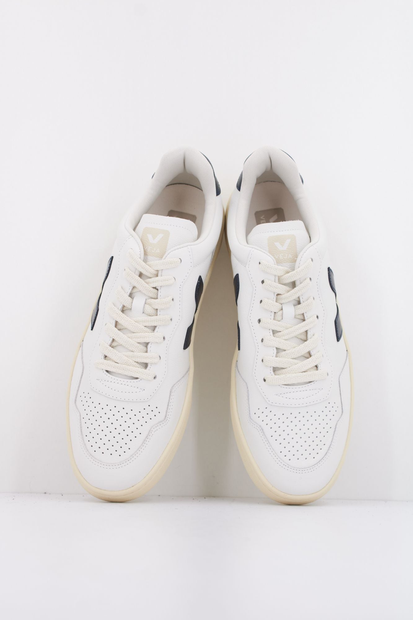 VEJA V90 OT en color BLANCO (3)