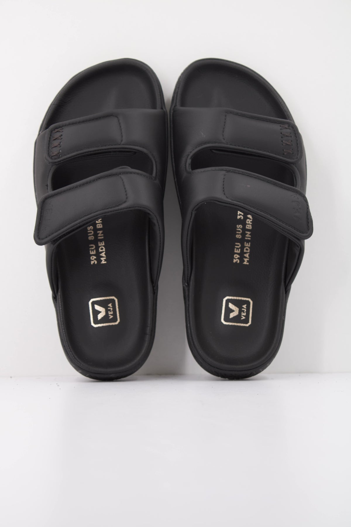 VEJA SANDALIA ETNA BOLD en color NEGRO (3)