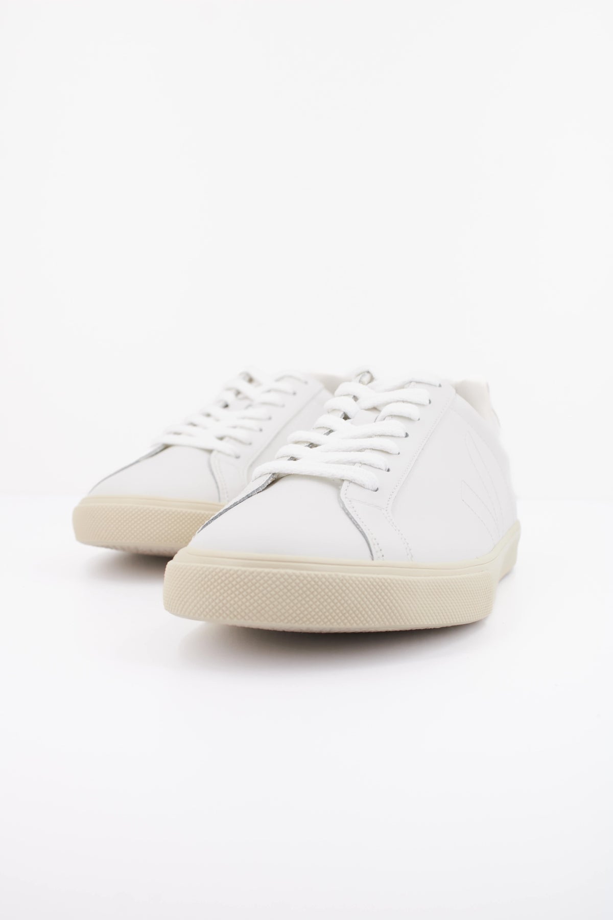 VEJA DEPORTIVO ESPLAR en color BLANCO (2)