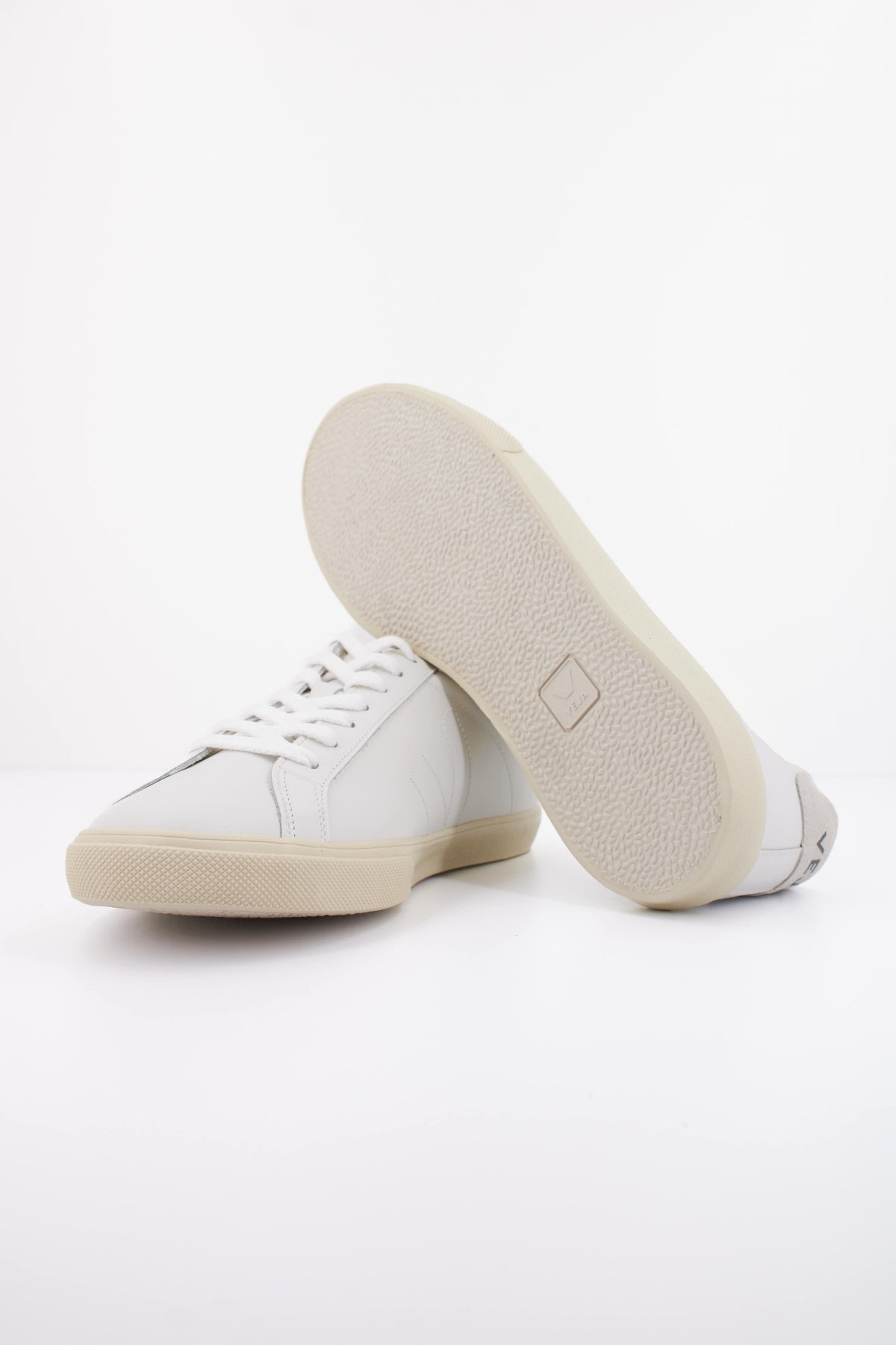 VEJA DEPORTIVO ESPLAR en color BLANCO (5)
