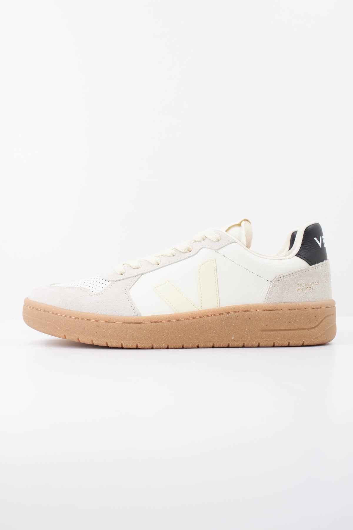 VEJA DEPORTIVO V82 en color BLANCO (1)