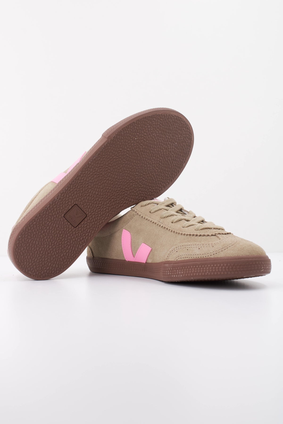 VEJA DEPORTIVO VOLLEY en color VERDE (5)