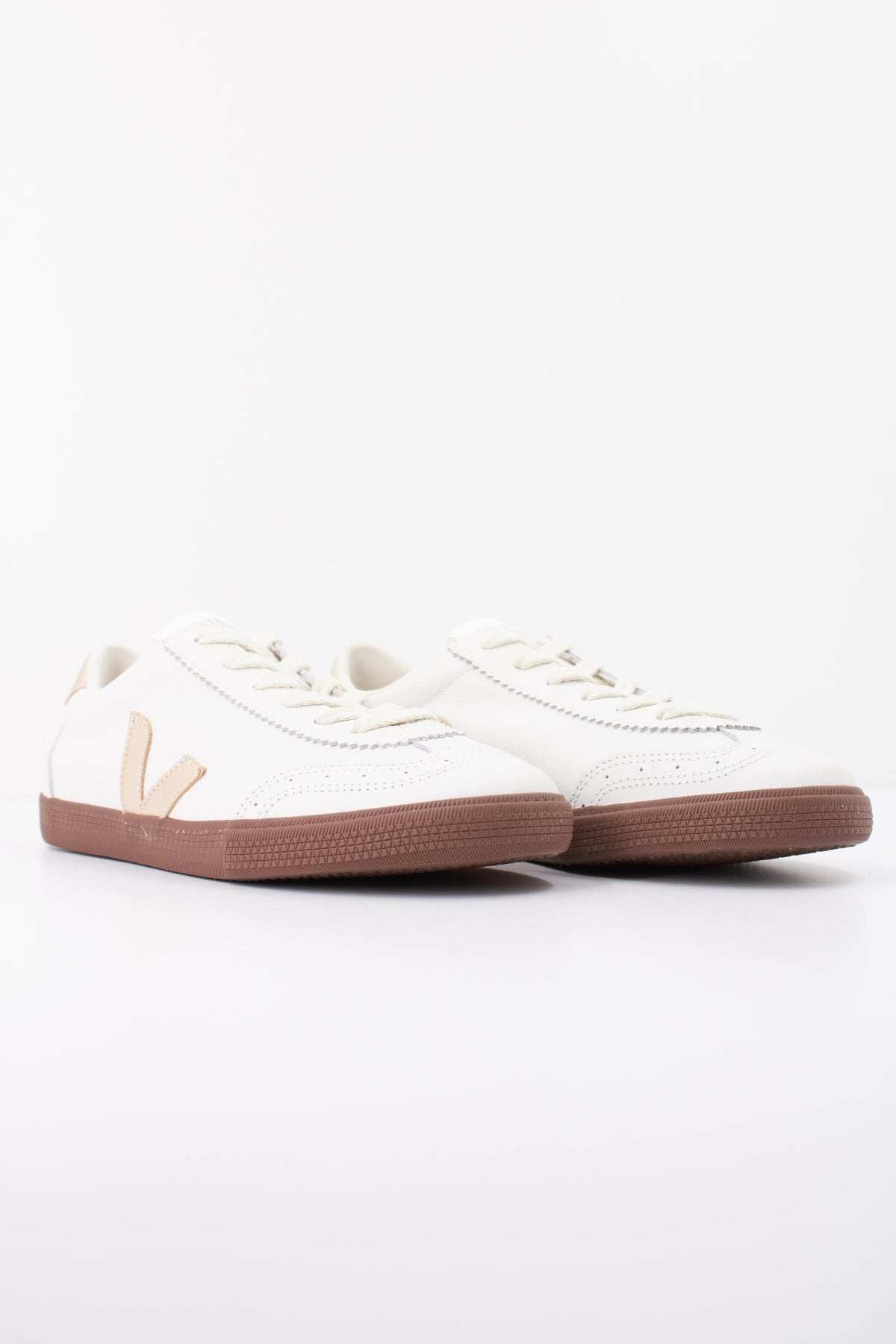 VEJA DEPORTIVO VOLLEY en color BLANCO (2)