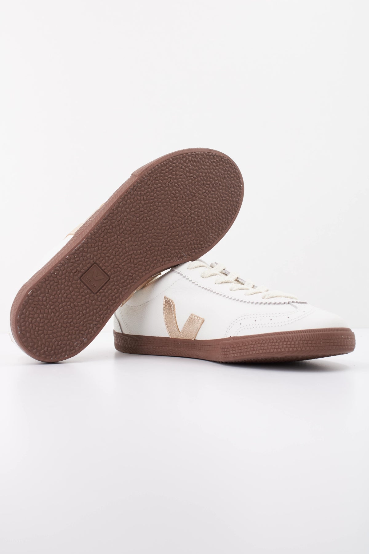 VEJA DEPORTIVO VOLLEY en color BLANCO (5)