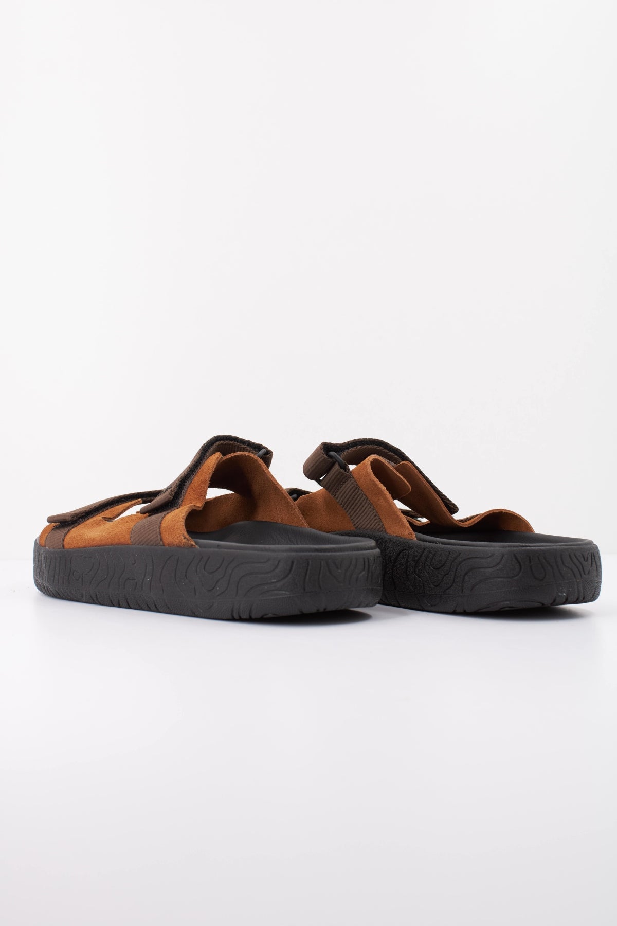 VEJA SANDALIA ARPOADOR en color MARRON (4)