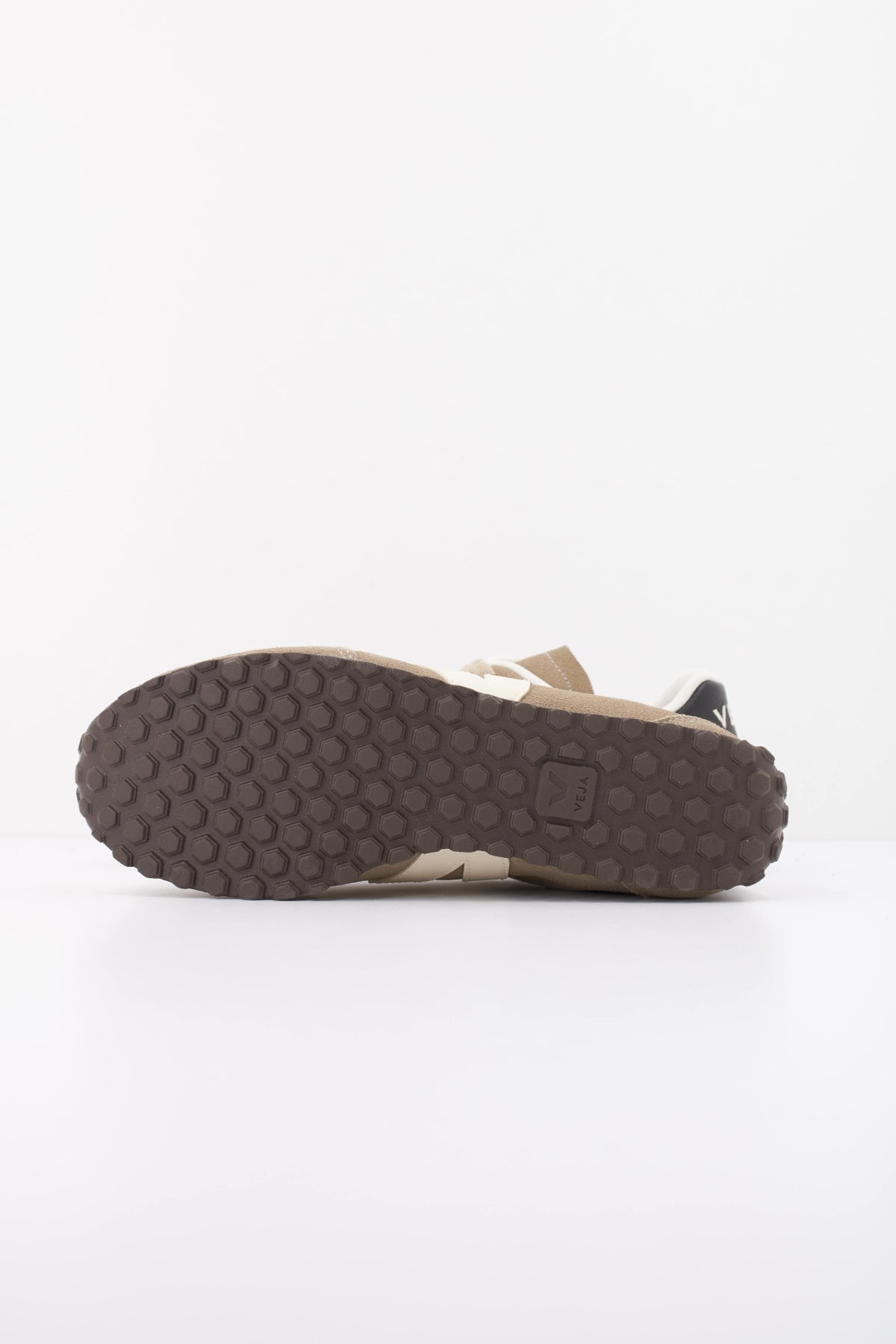 VEJA AI0321656A  en color BEIS (5)
