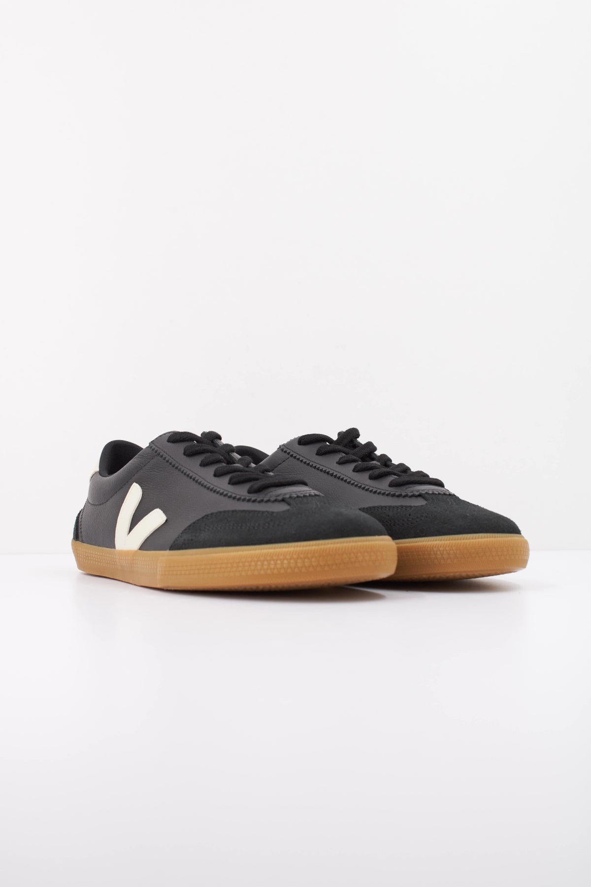 VEJA VO2020510B  en color NEGRO (2)