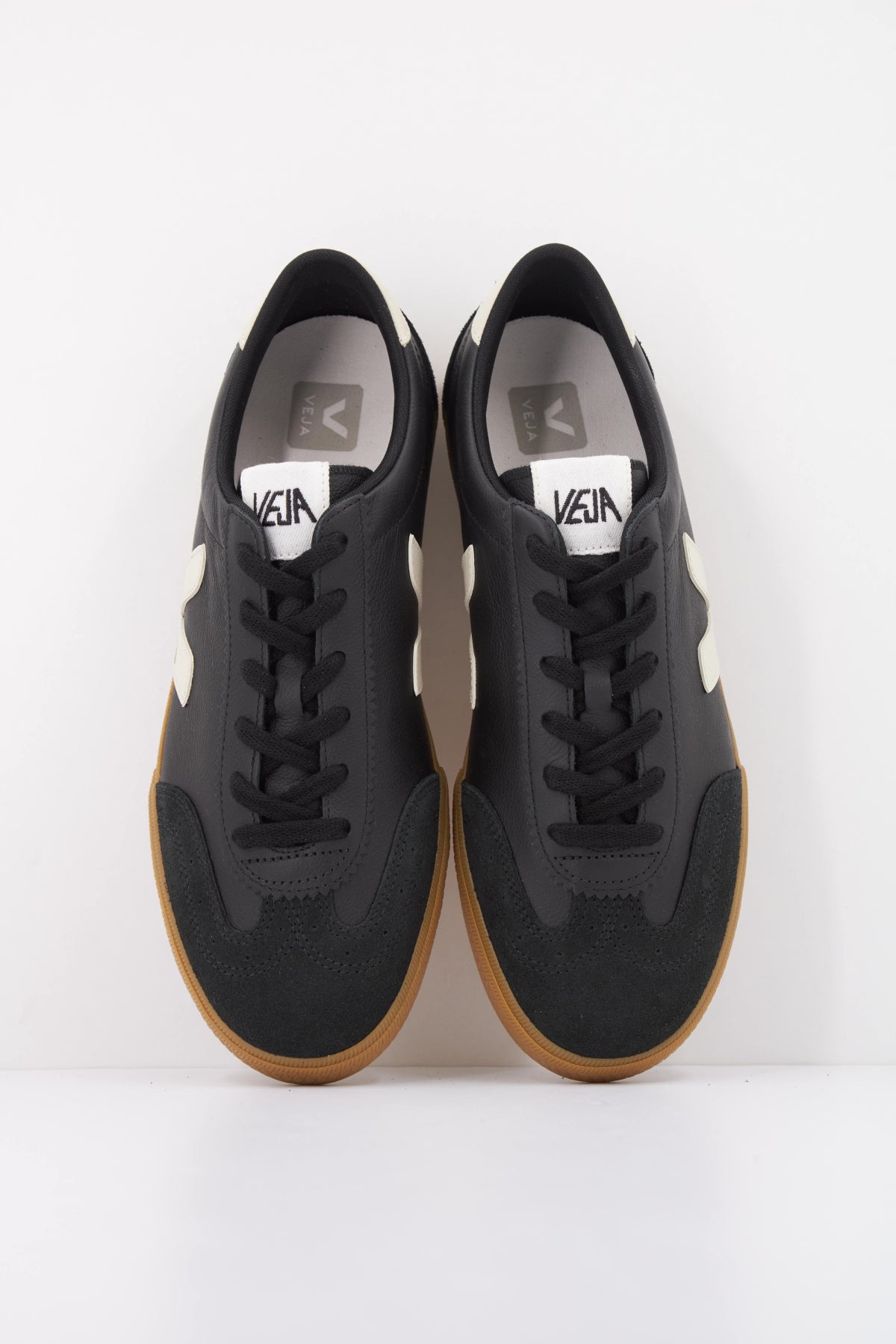 VEJA VO2020510B  en color NEGRO (3)