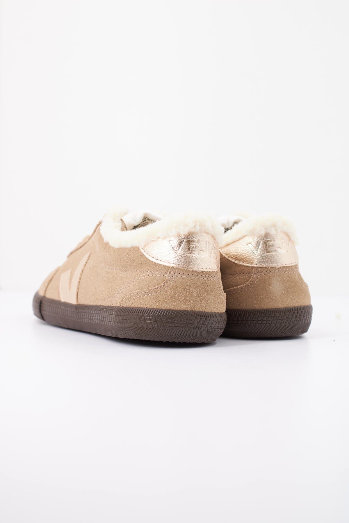 VEJA VU0321860A VOLLEY WINTER en color BEIS (4)