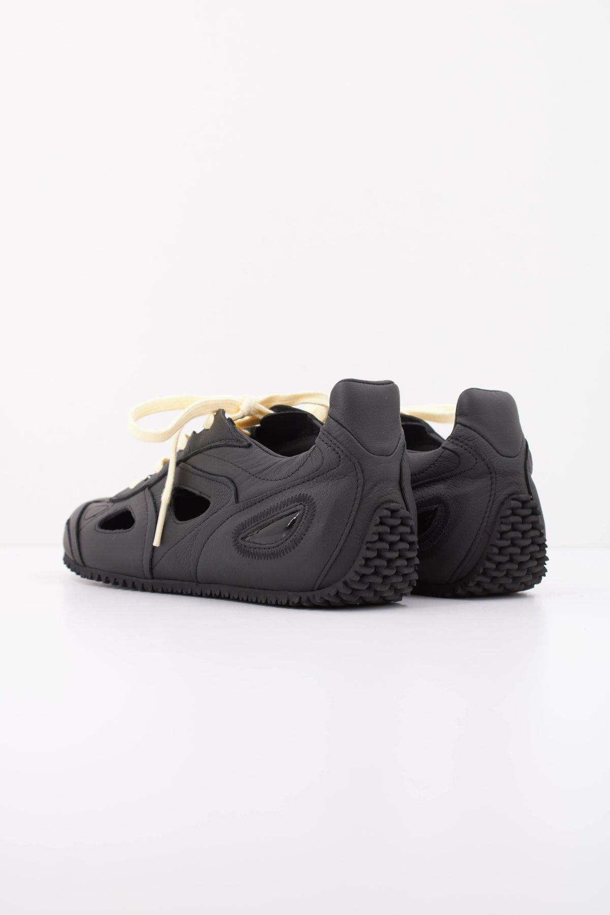 AXEL ARIGATO F4076002 SLOW BALLET SNEAKER en color NEGRO (4)