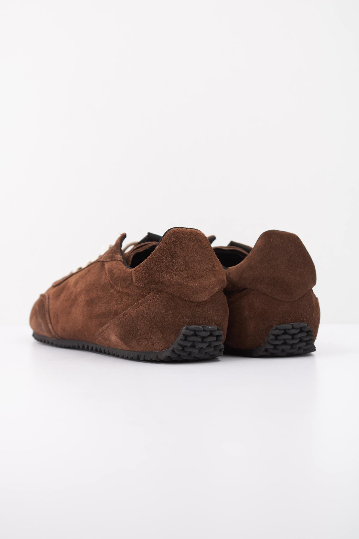 AXEL ARIGATO F3683002 DAZE RUNNER en color MARRON (4)