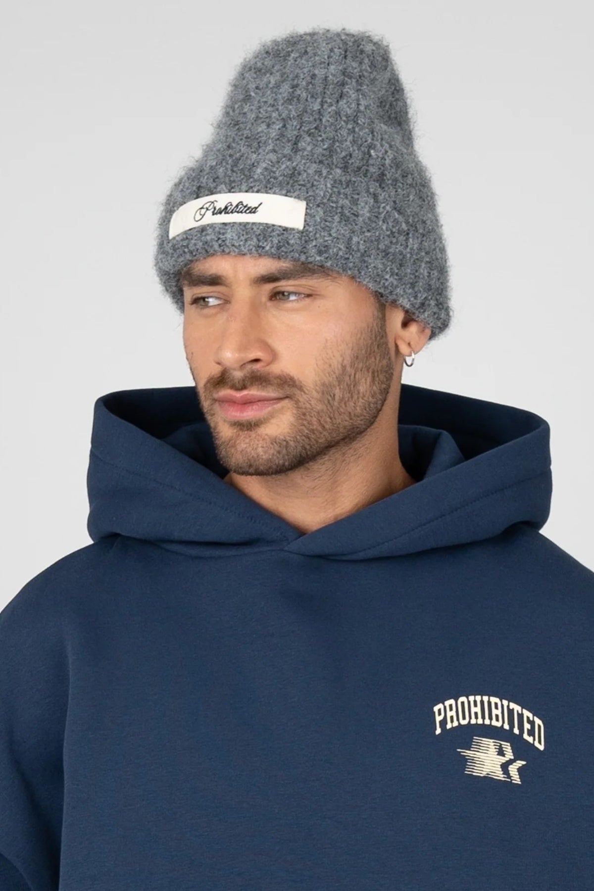 PROHIBITED SEASON KNIT BEANIE en color GRIS (3)