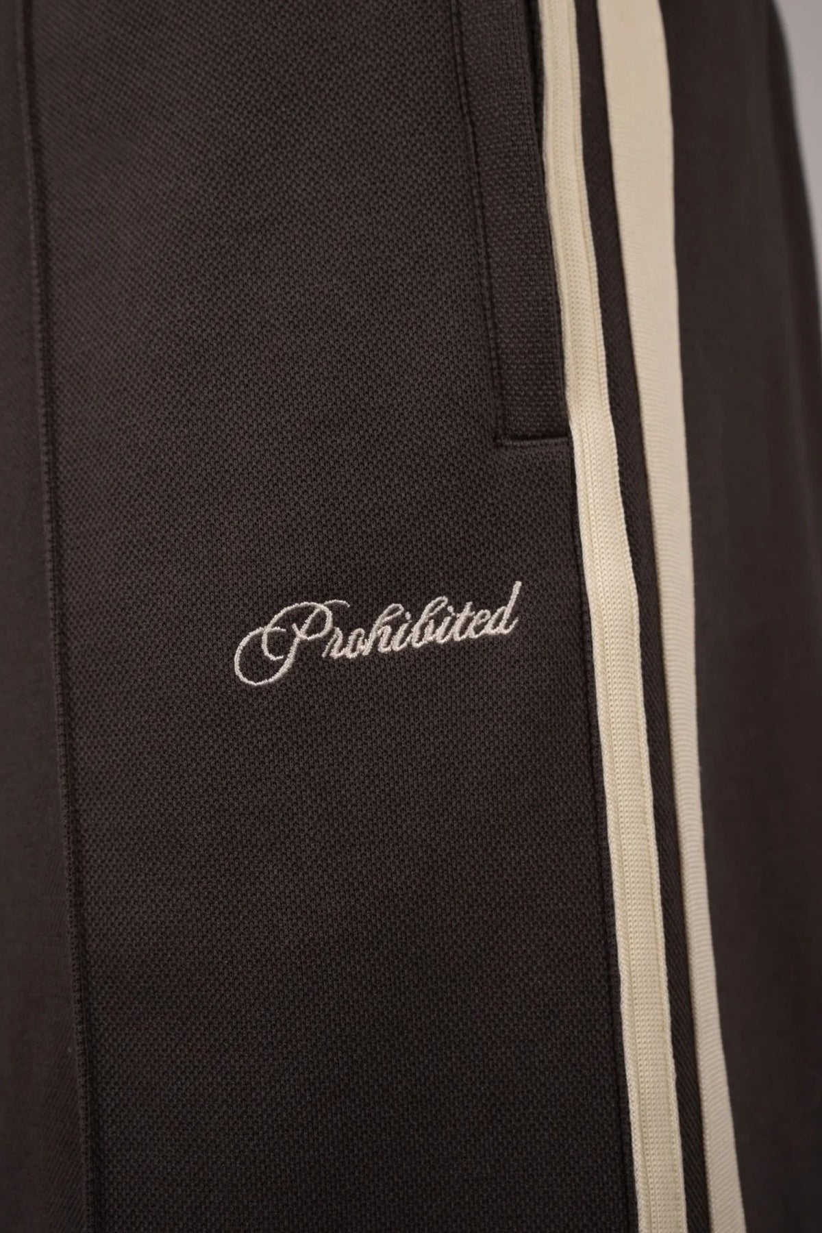 PROHIBITED BASIC TRACKPANTS en color  (2)
