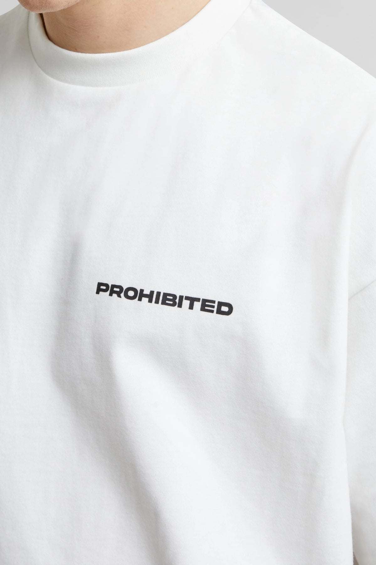 PROHIBITED 10119 TEE en color BLANCO (2)