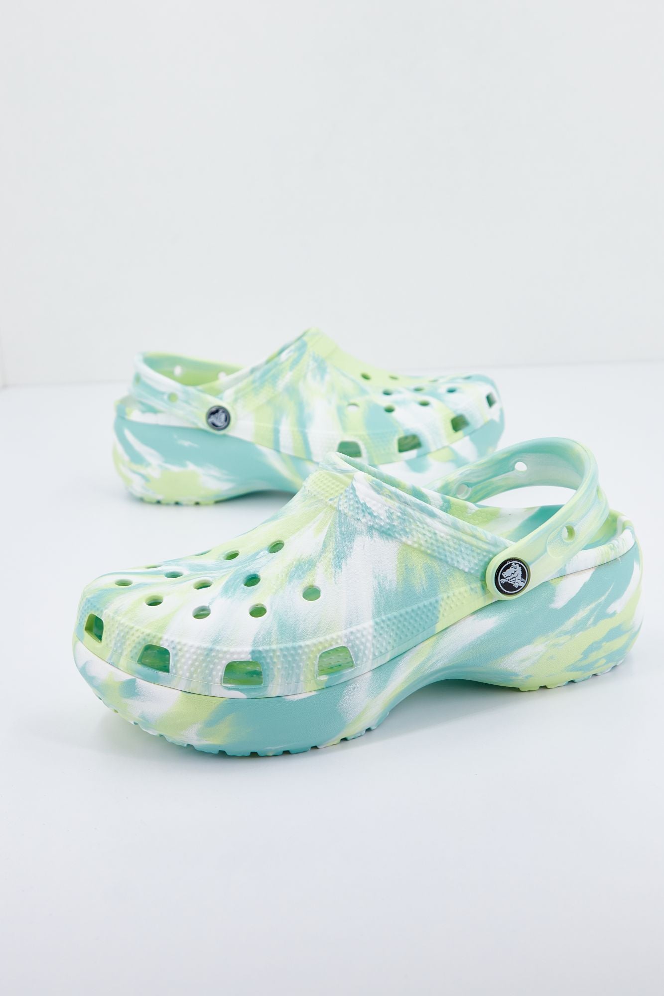 CROCS MARBLED en color AZUL (1)