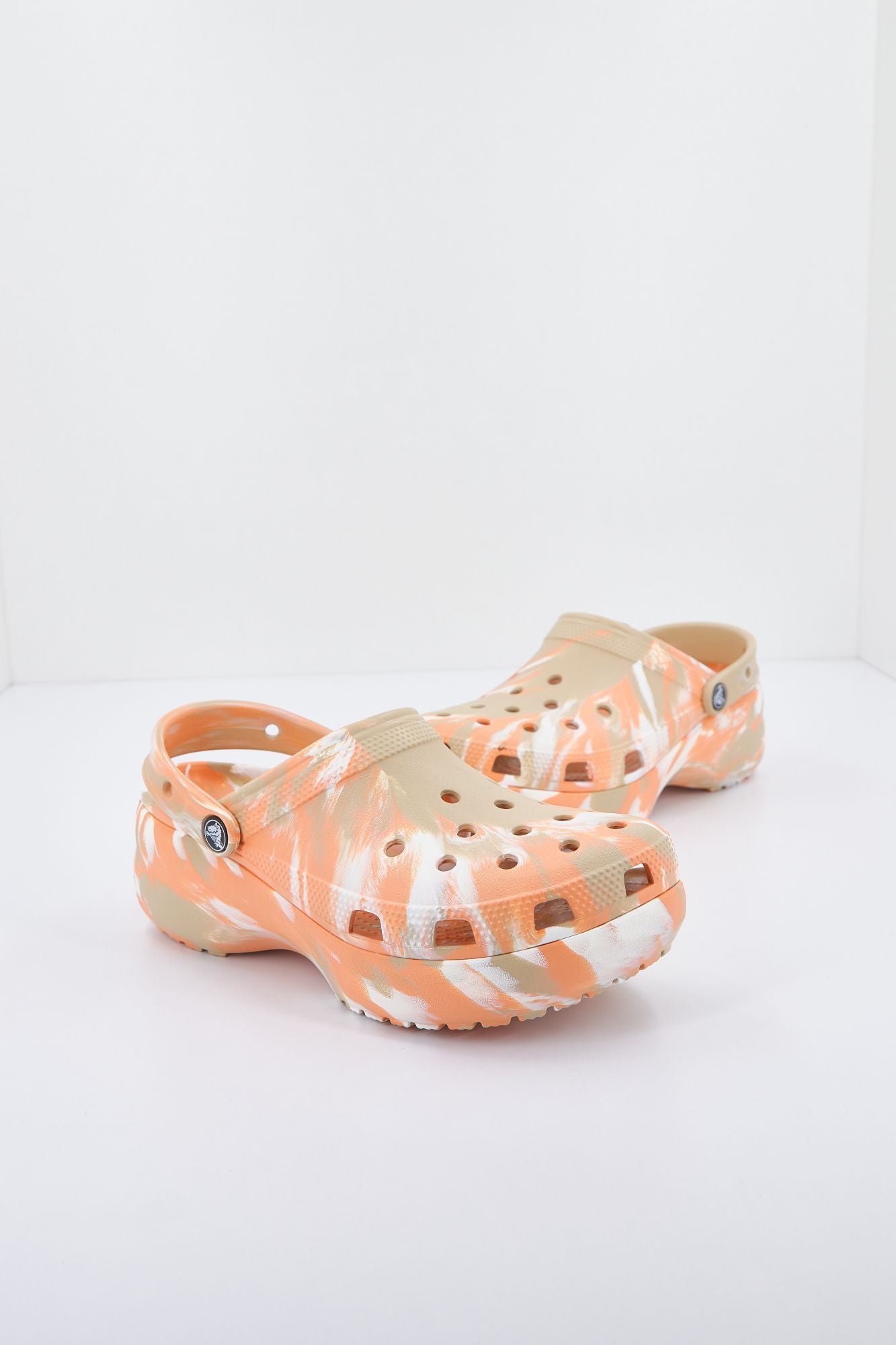 CROCS MARBLED en color MARRON CLARO (1)