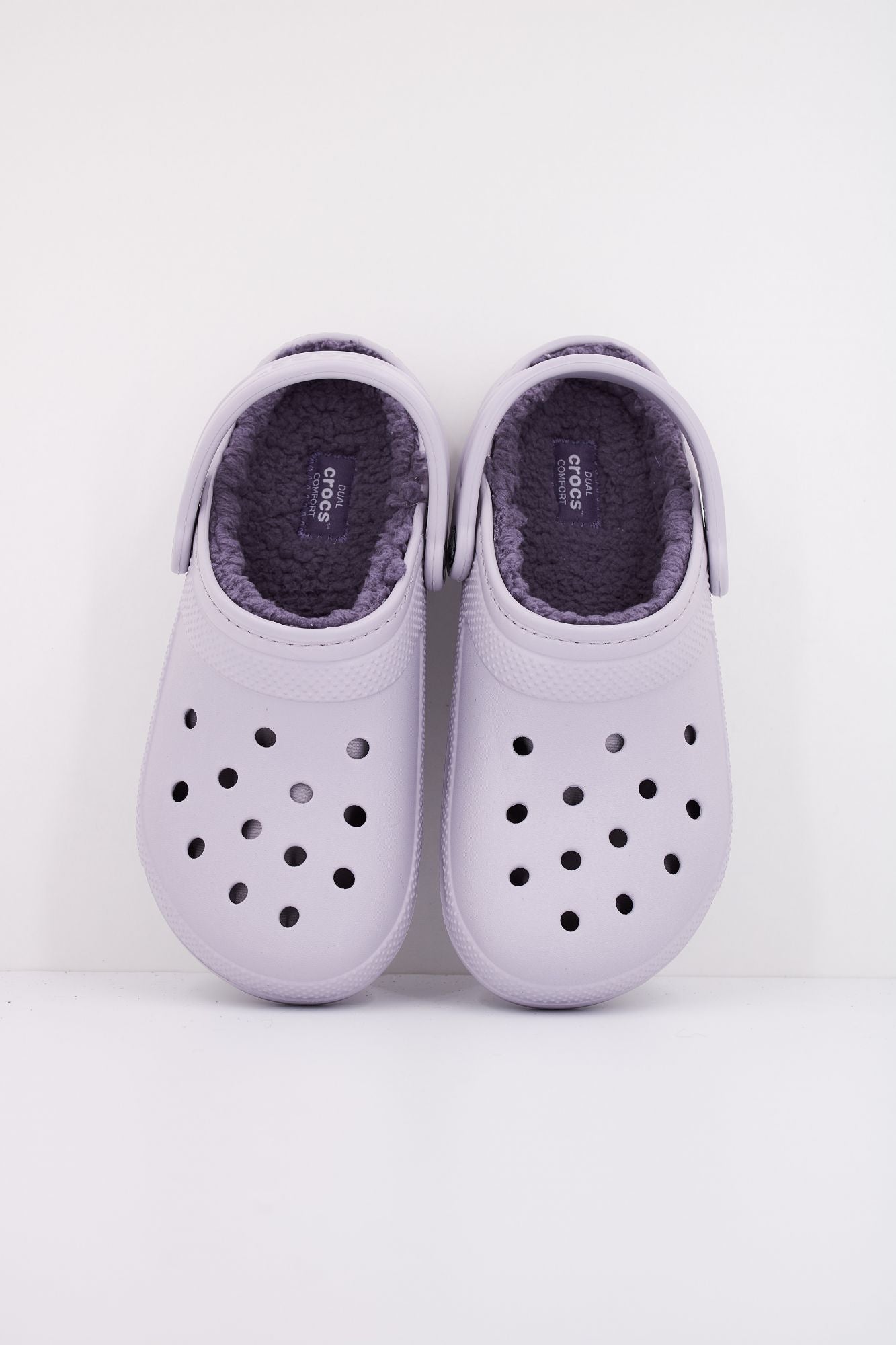 CROCS CLASSIC LINED CLOG en color VIOLETA (3)