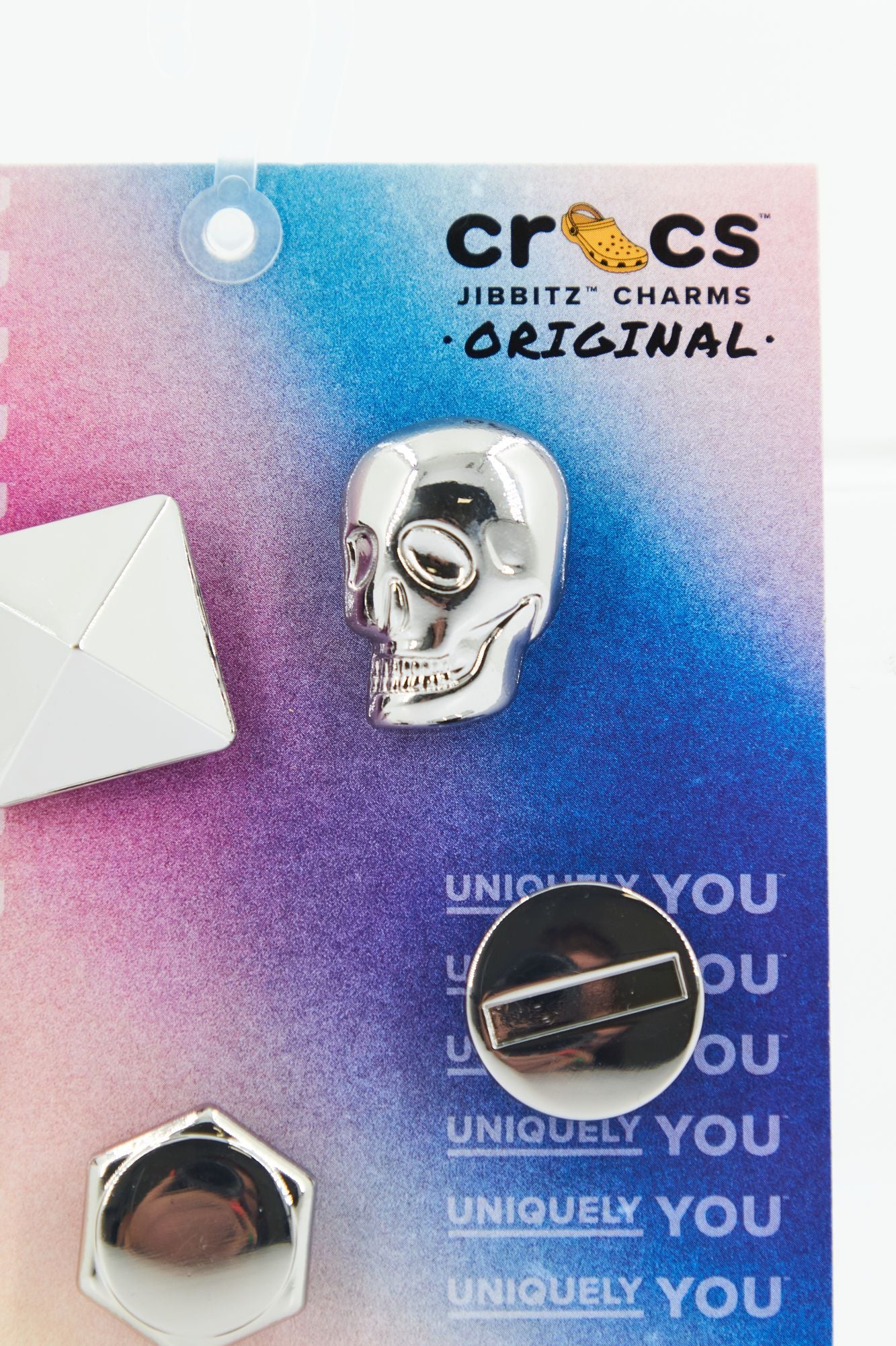 CROCS PUNK IS NOT DEAD 5 PACK en color PLATA (3)