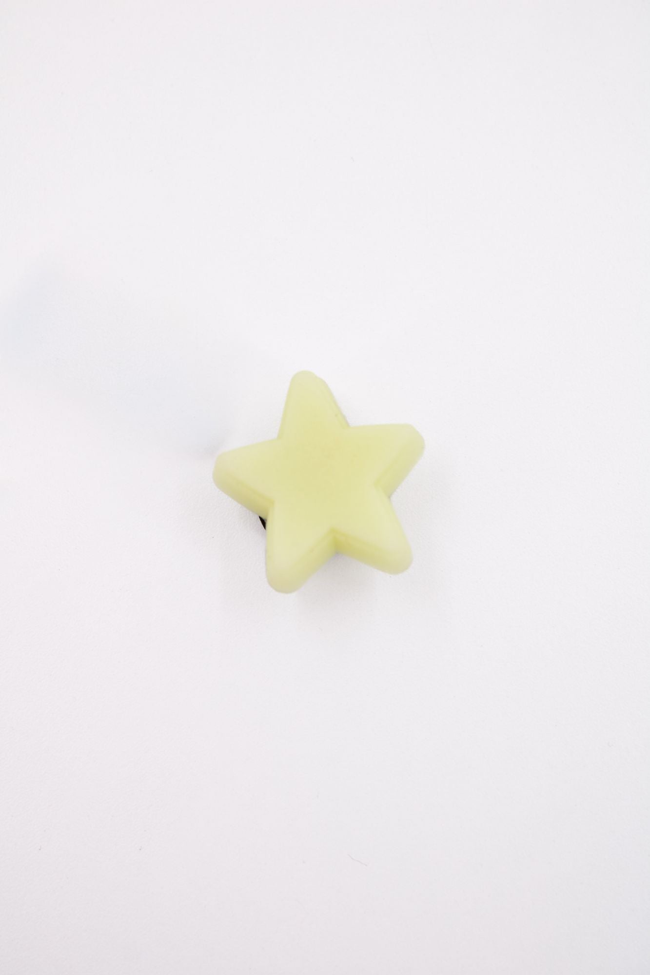 CROCS  ESTRELLA QUE BRILLA EN LA OSCURIDAD en color AMARILLO (1)