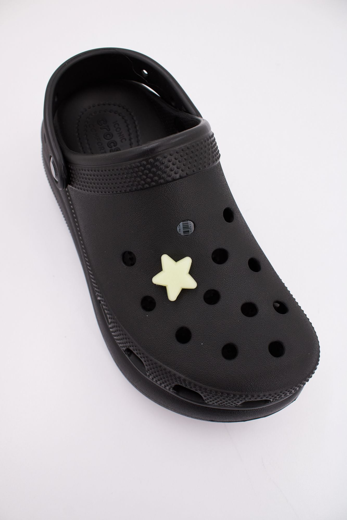 CROCS  ESTRELLA QUE BRILLA EN LA OSCURIDAD en color AMARILLO (4)