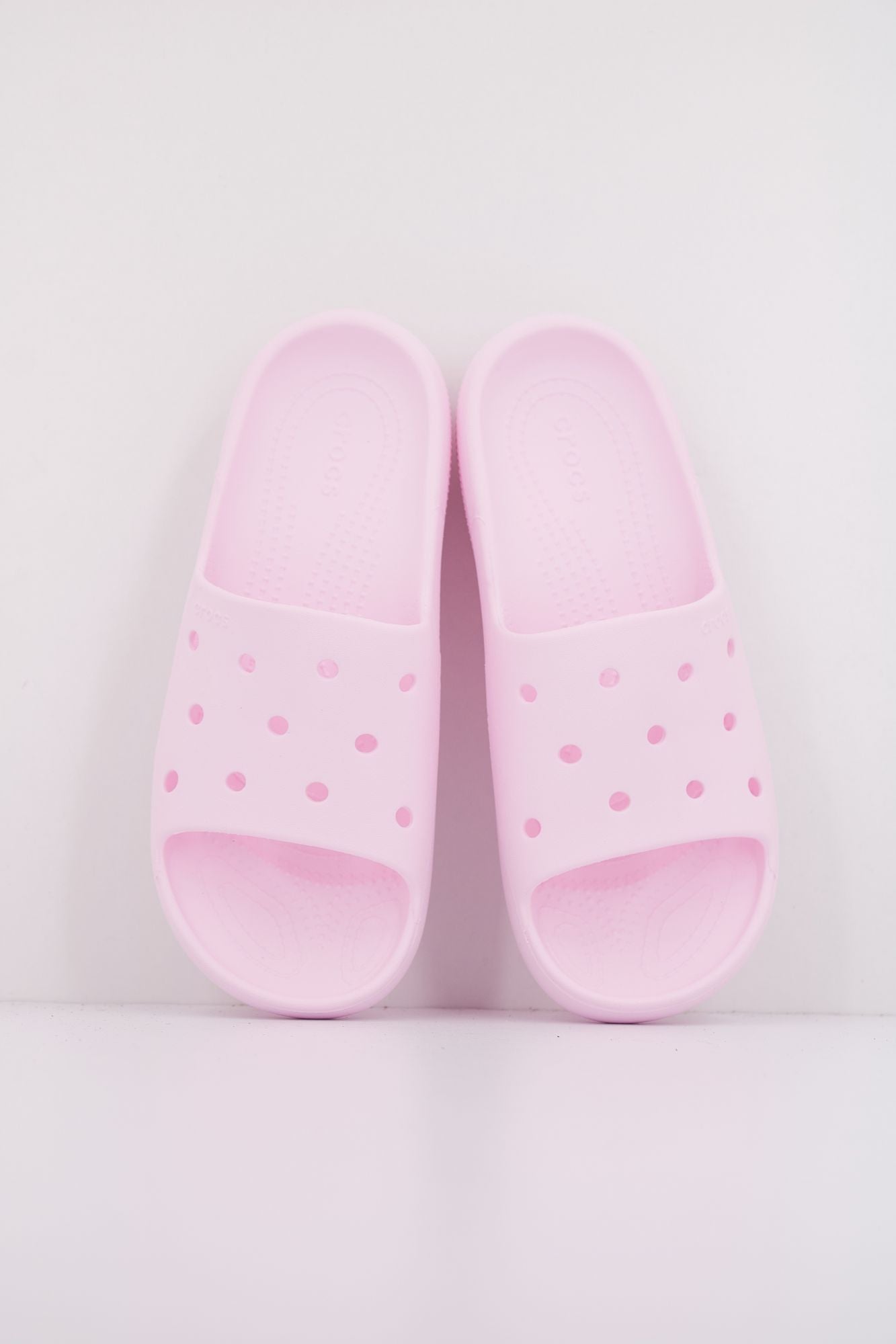 CROCS CLASSIC SLIDE V2 en color ROSA (3)