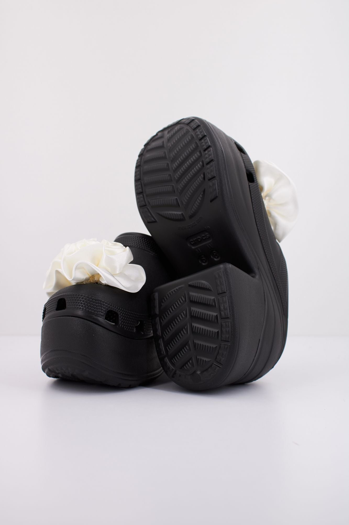 CROCS  SIREN ROSETTE CLOG U en color NEGRO (5)