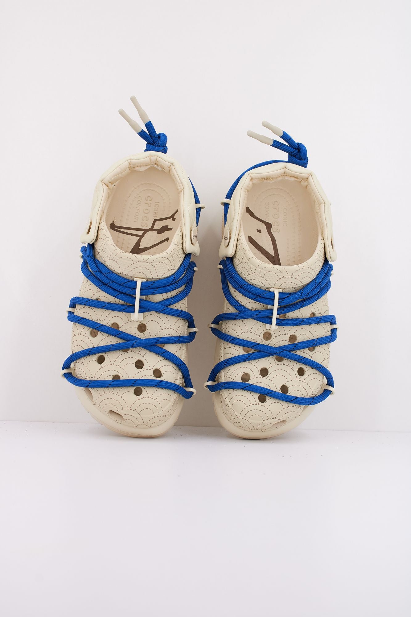 CROCS RAUW AXCROCS en color BEIS (3)
