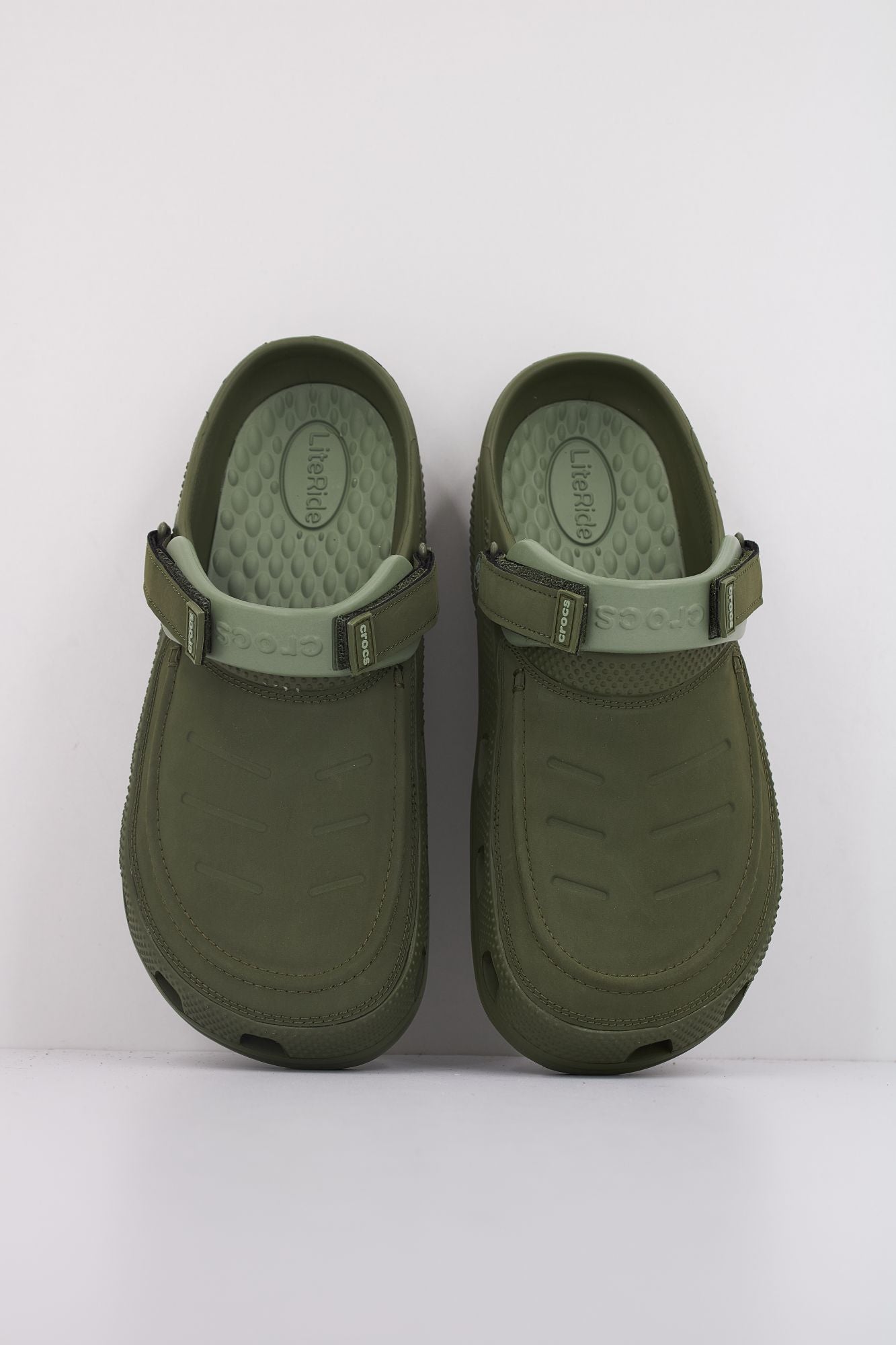 CROCS YUKON VISTA II LR CLOG M en color VERDE (3)