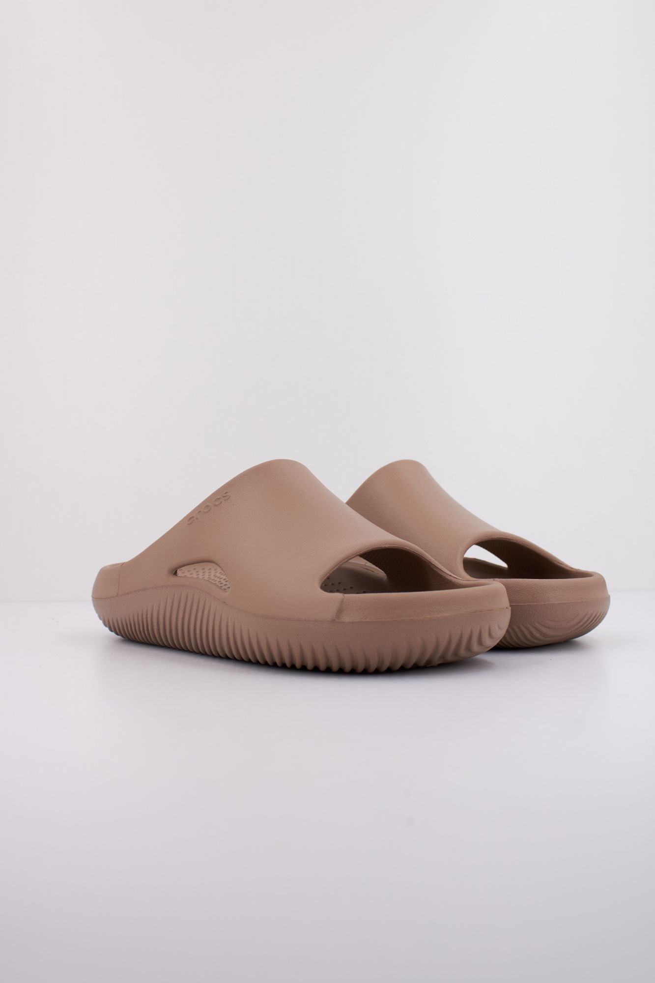 CROCS MELLOW RECOVERY SLIDE en color MARRON (2)